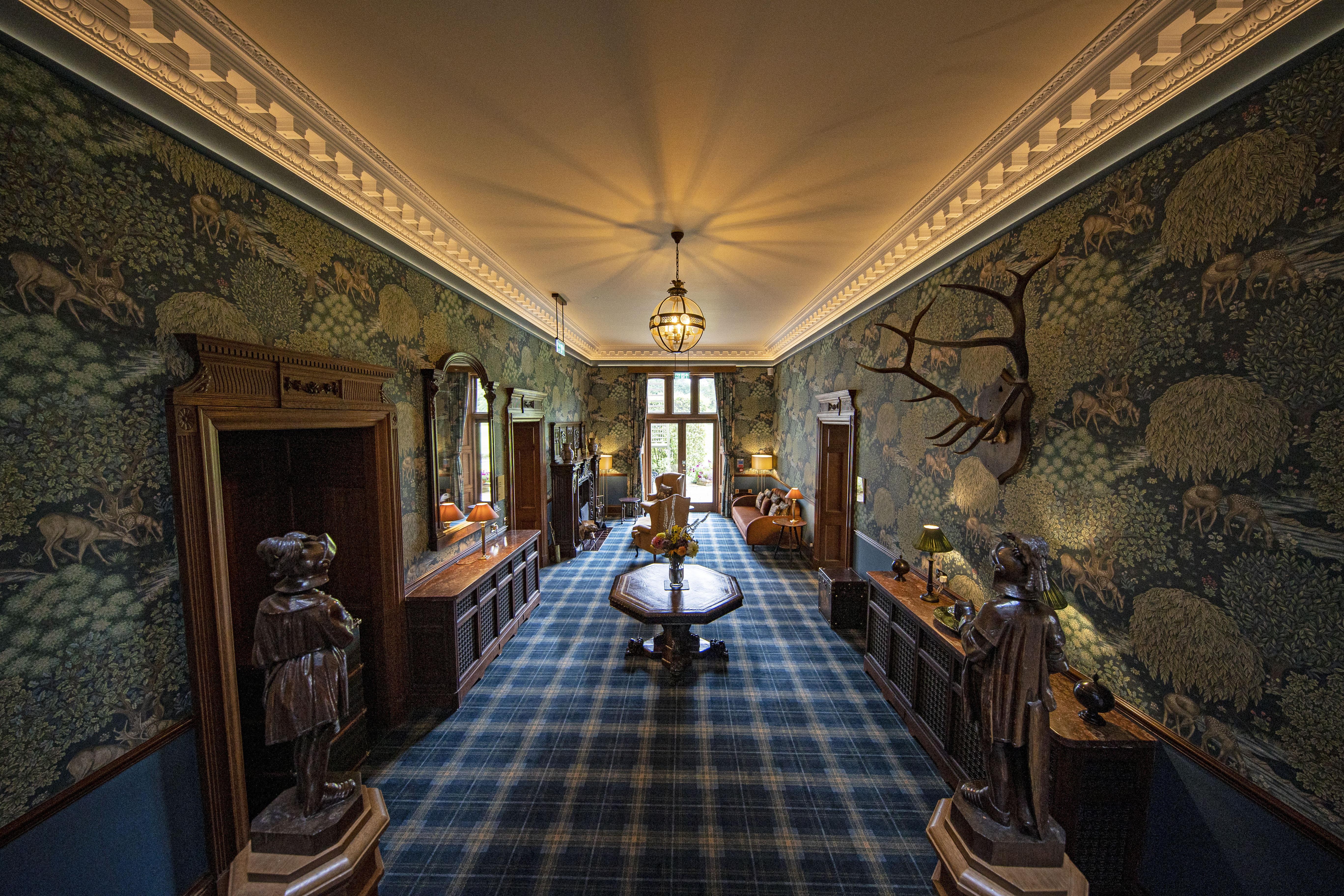 Schloss Roxburghe, Part Of Destination By Hyatt Kültér fotó The entrance hall