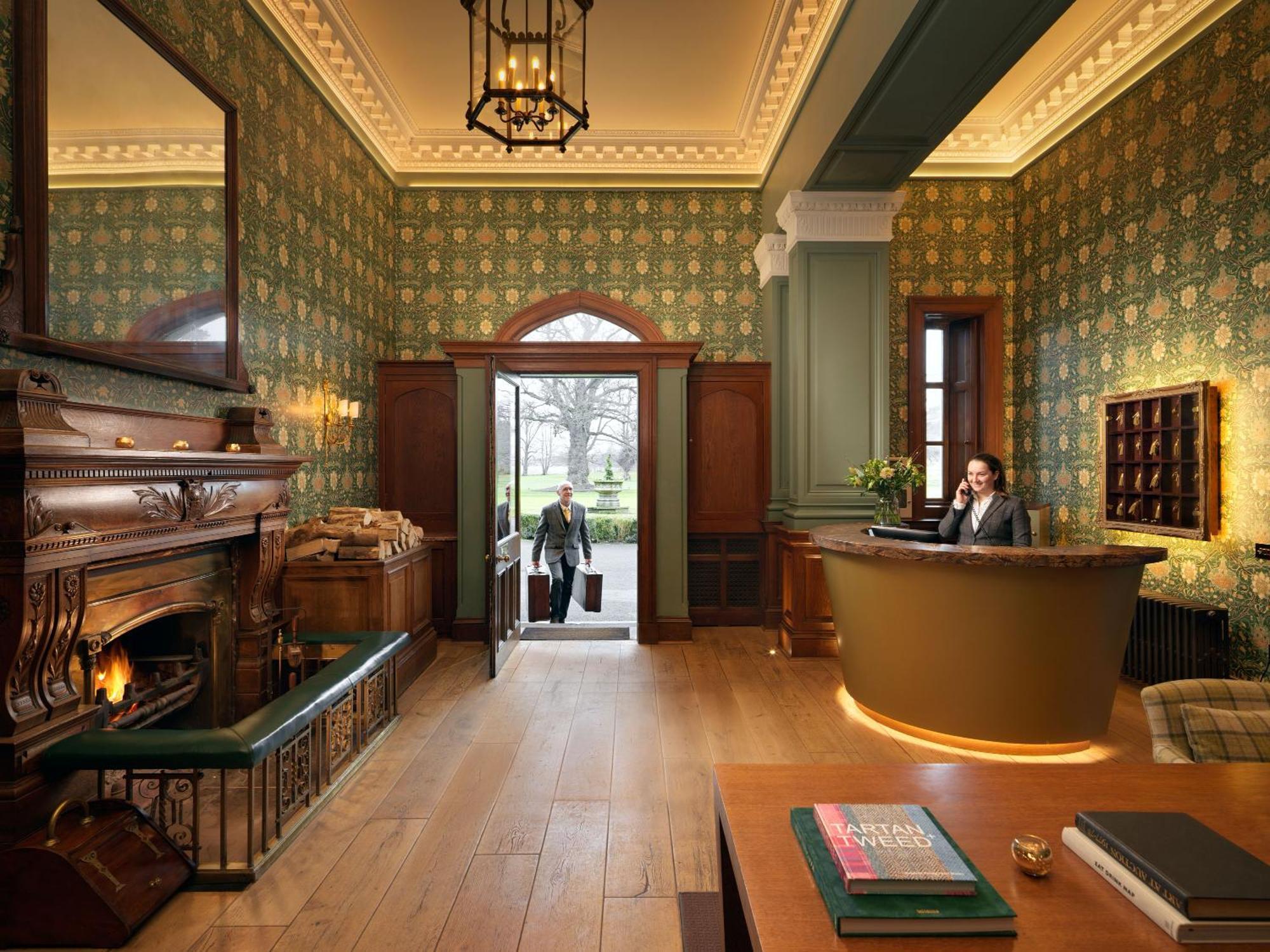 Schloss Roxburghe, Part Of Destination By Hyatt Kültér fotó The hotel's reception