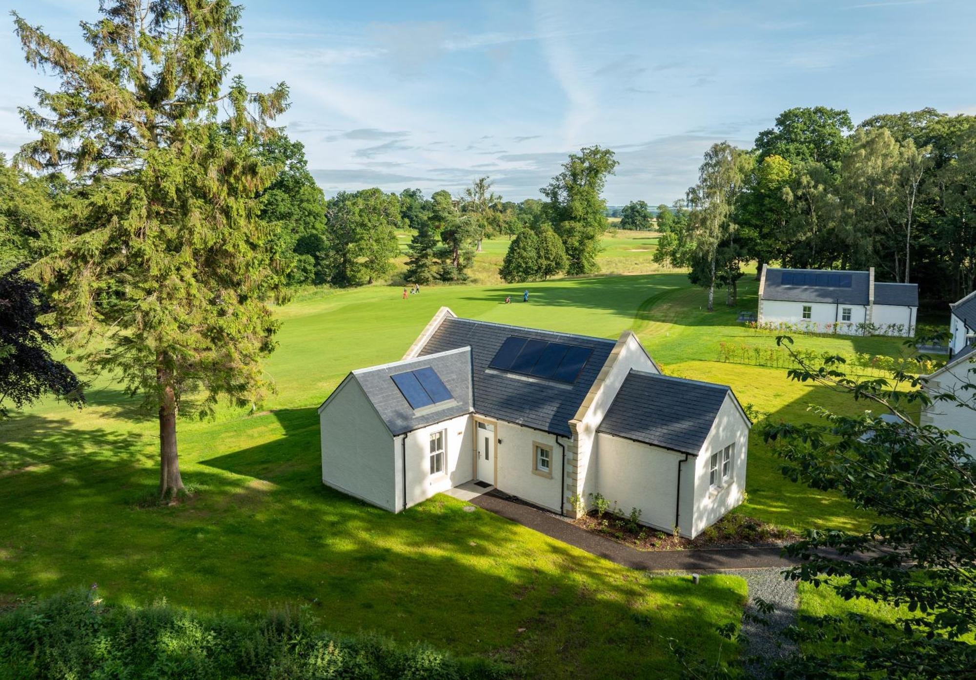 Schloss Roxburghe, Part Of Destination By Hyatt Kültér fotó The old stable block at the centre of the estate
